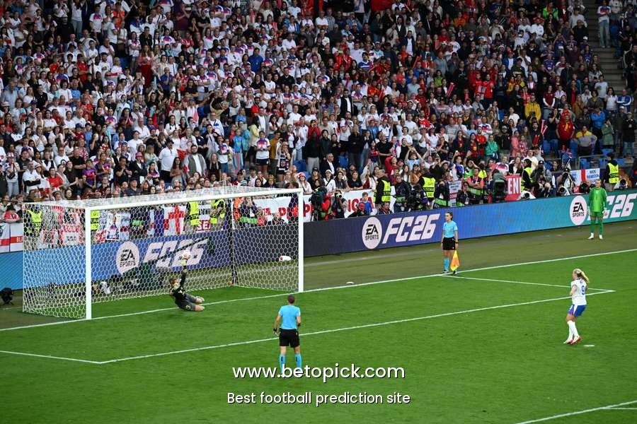 Spain goalkeeper Coll denies Hampton's claim of throwing away shootout notes